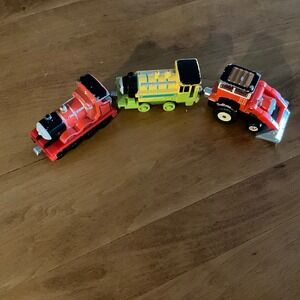 Thomas and Friends Train‎ James & Train Carriages Lot Toy Trains